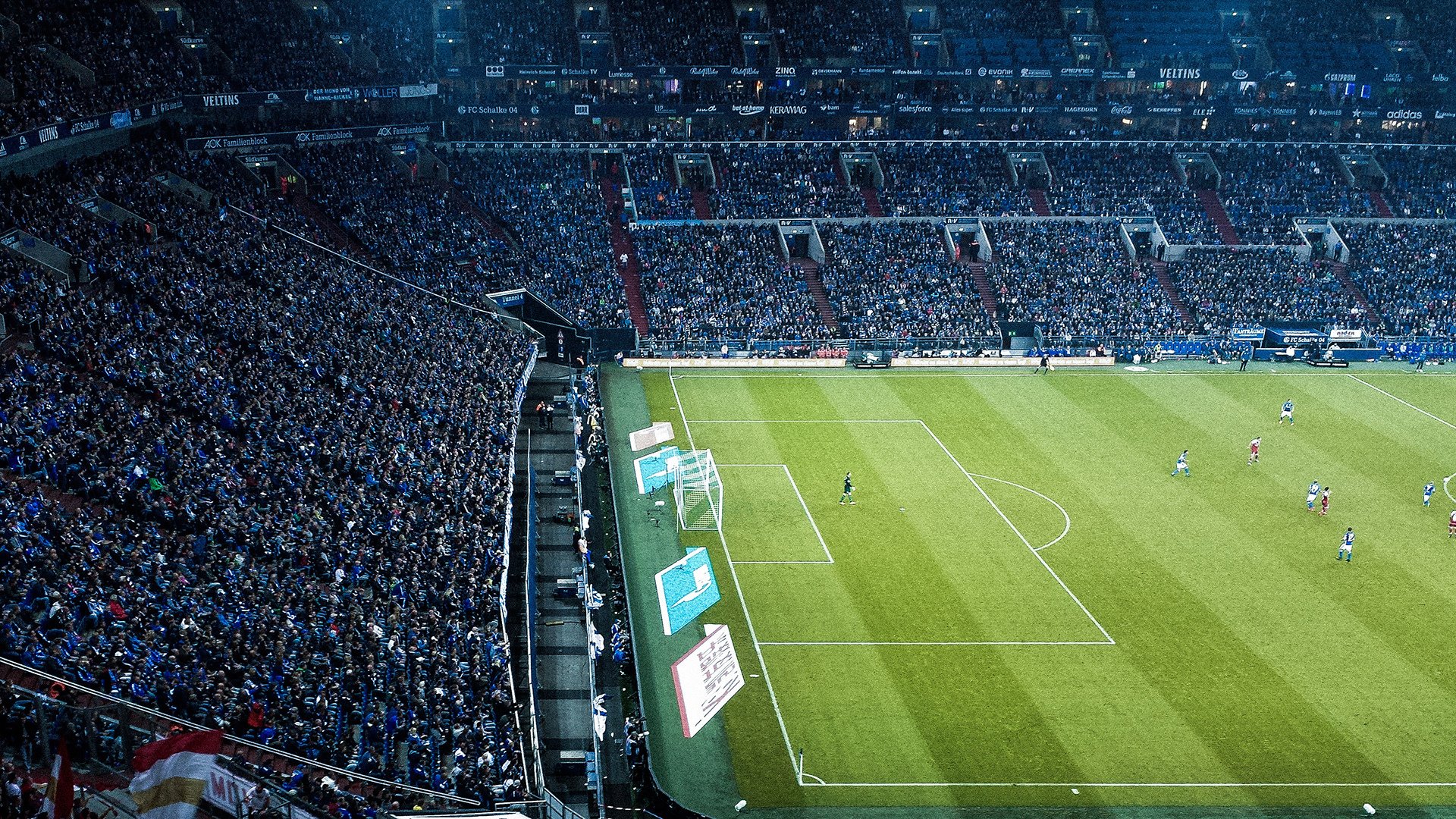 拜仁亚洲官方赞助商-综合格斗赛场焦点！意大利队对阵中国队，防守反击奏效，球队笑到最后